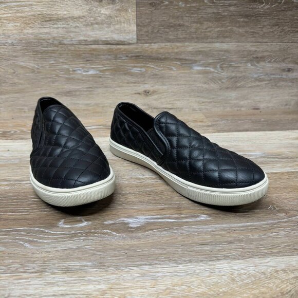 Steve Madden Ecentrcq Black Quilted Slip On Women s Size 9M - Picture 6 of 6
